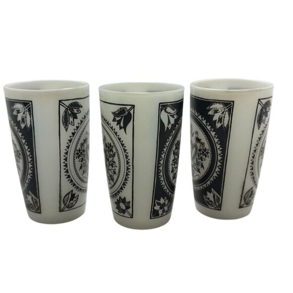 RARE Vtg Hazel Atlas Milk Glass Tumblers Love Birds Embossed Dutch Folk Art Set* - Picture 4 of 9